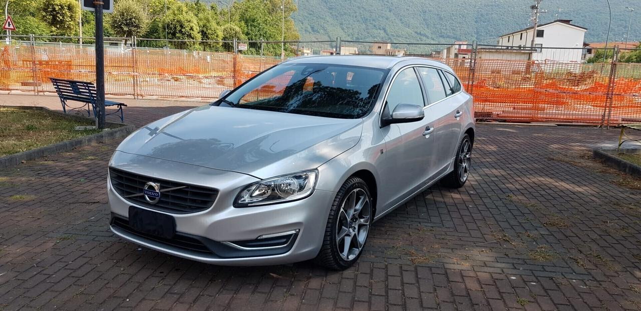 Volvo V60 2.0 d 150 cv D3 Geartronic Volvo Ocean Race,pelle,cambio automatico,navi,cruise control,cerchi 18