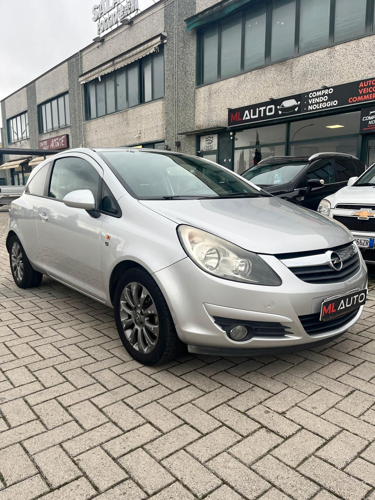 Opel Corsa 1.2 3 porte b-color