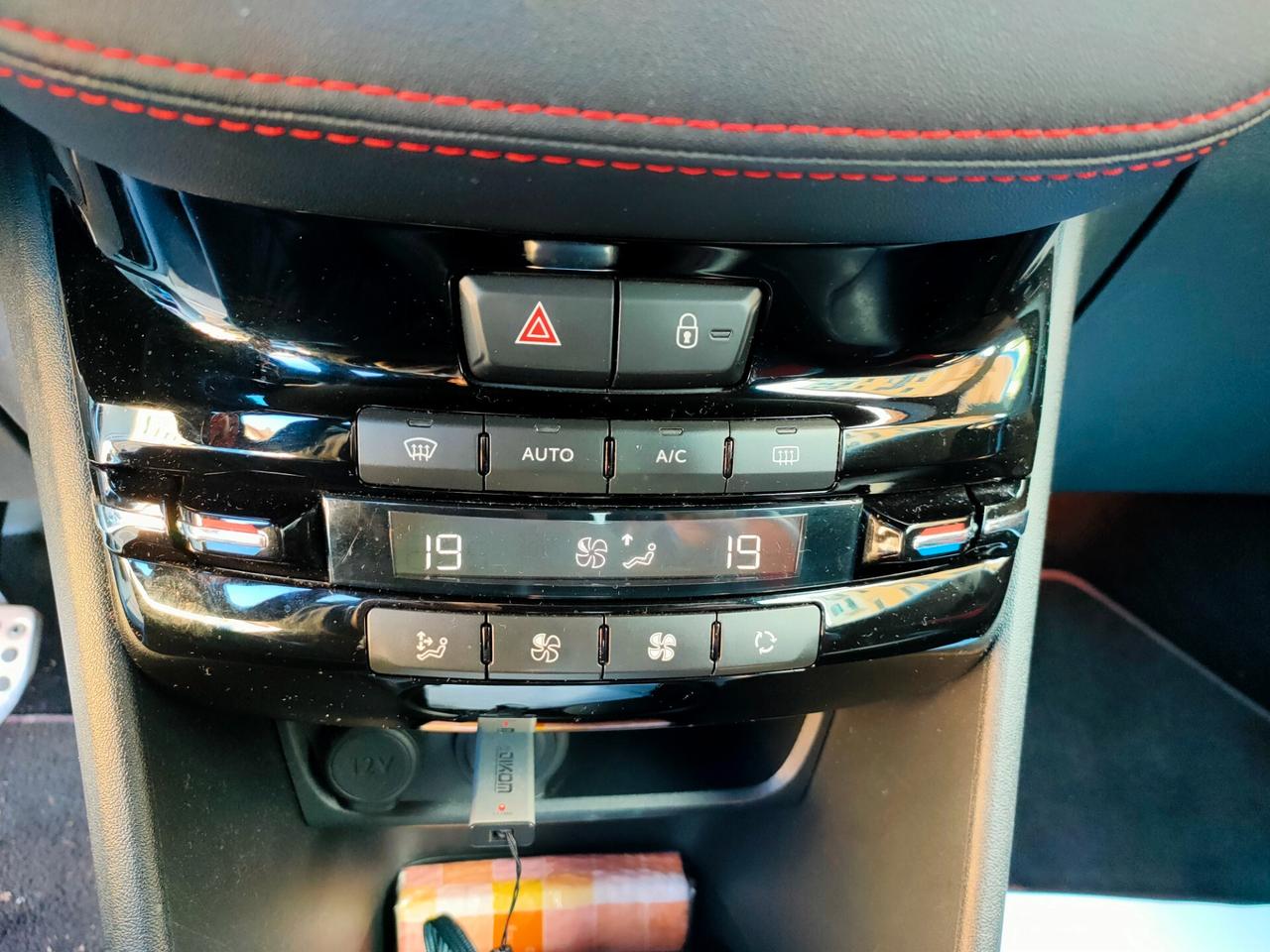 Peugeot 208 1.6 THP 200 CV 3 porte GTi