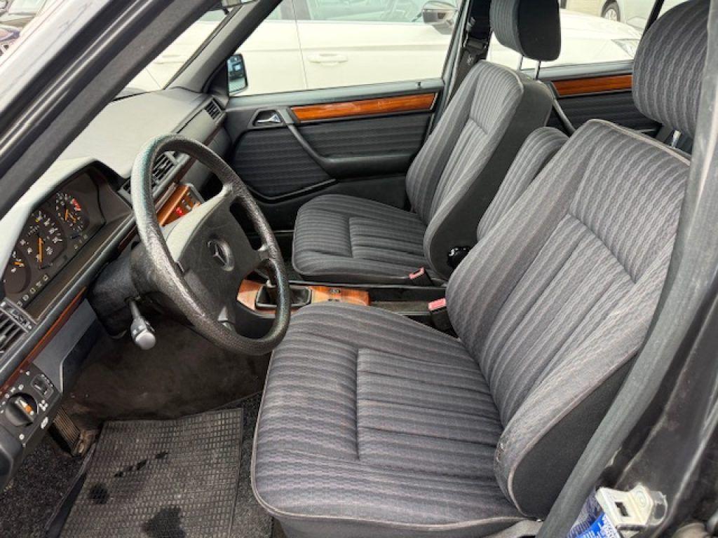 Mercedes-Benz 200 E #uniproprietario