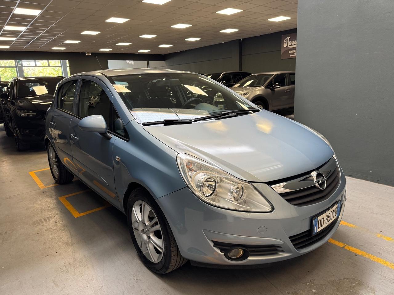 Opel Corsa 1.2 5 porte Cosmo