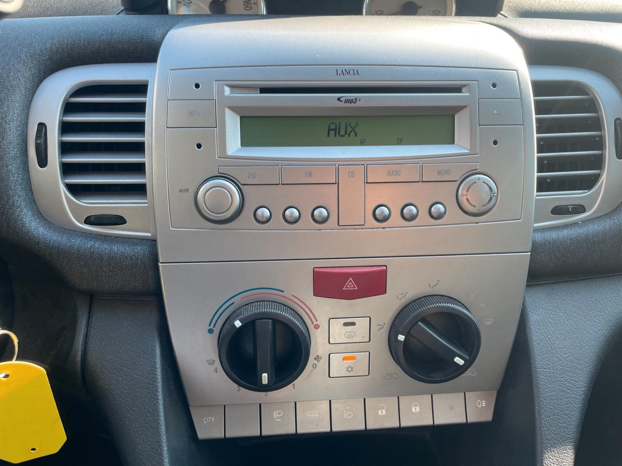 Lancia Ypsilon 1.3 MJT 75 CV Platinum