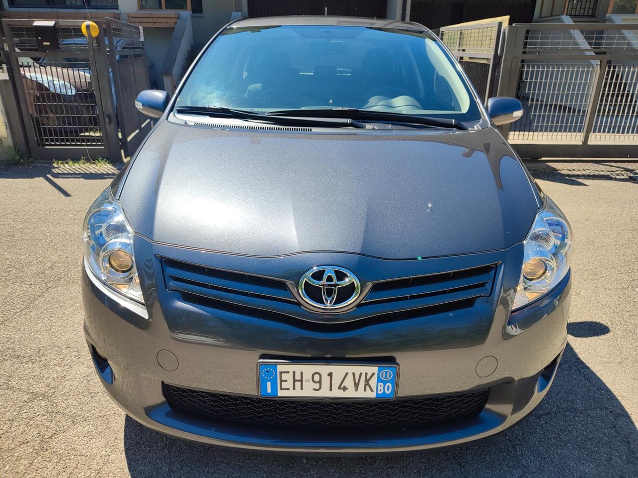 TOYOTA AURIS 1.6BENZINA POCHI KM COME NUOVA STUPENDA