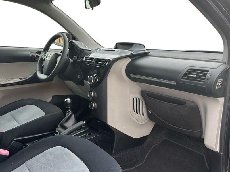 Toyota iQ 1.0 VVT-i Active