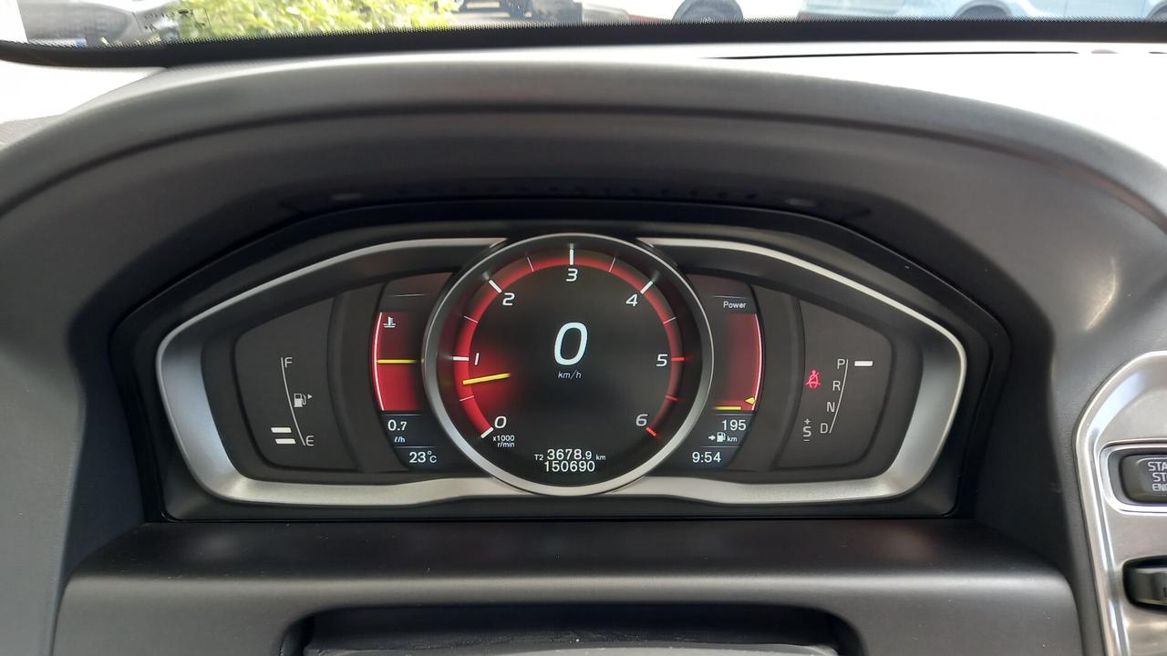 Volvo XC 60 XC60 D4 AWD Geartronic R-design Momentum