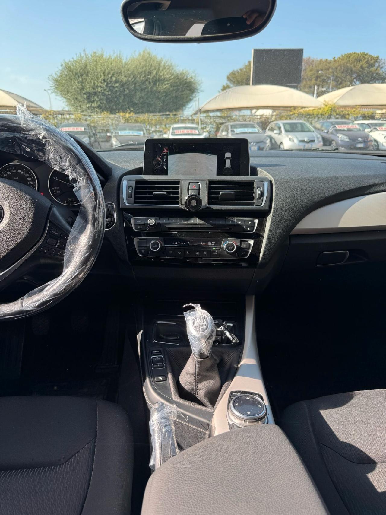 Bmw 116 116d 5p. Urban