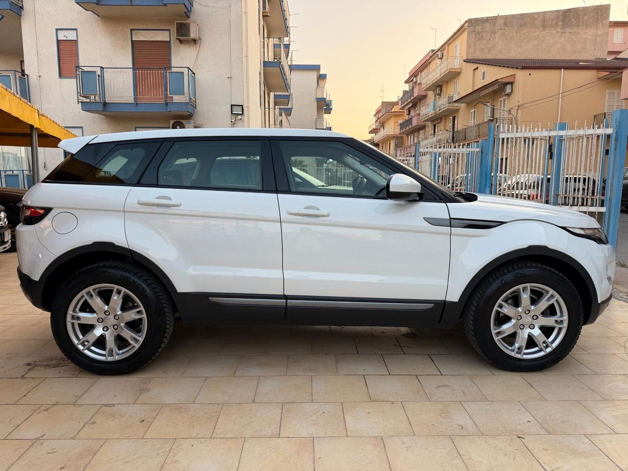 Land Rover Range Evoque 2.2 TD4 - CAMBIO AUTOMATICO