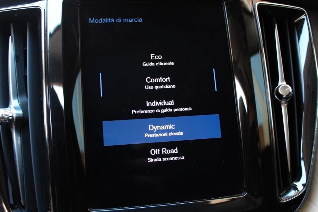 VOLVO XC60 2.0 D4 Inscription *Tetto *Luci Ambiente