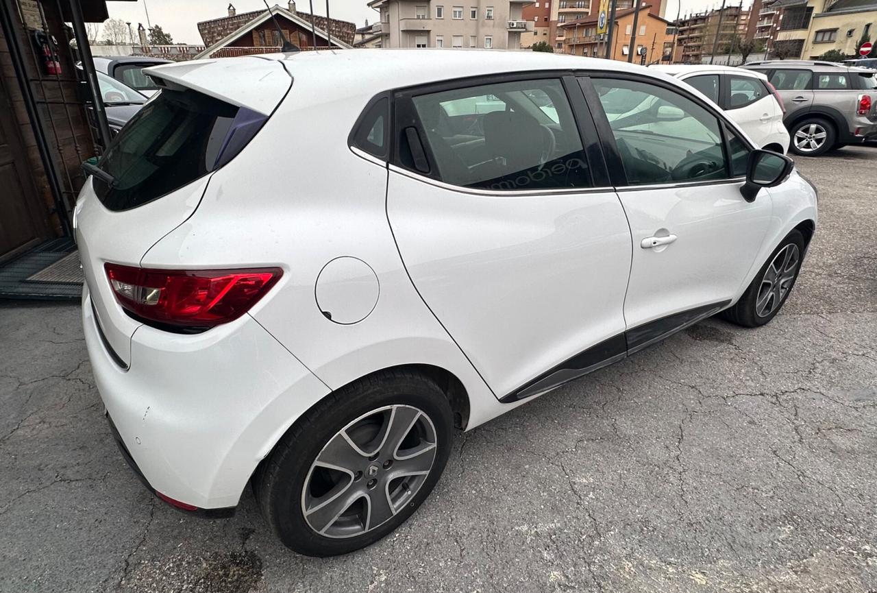 Renault Clio 1.2 75CV GPL led cerchi in lega ma i sensori di parcheggio