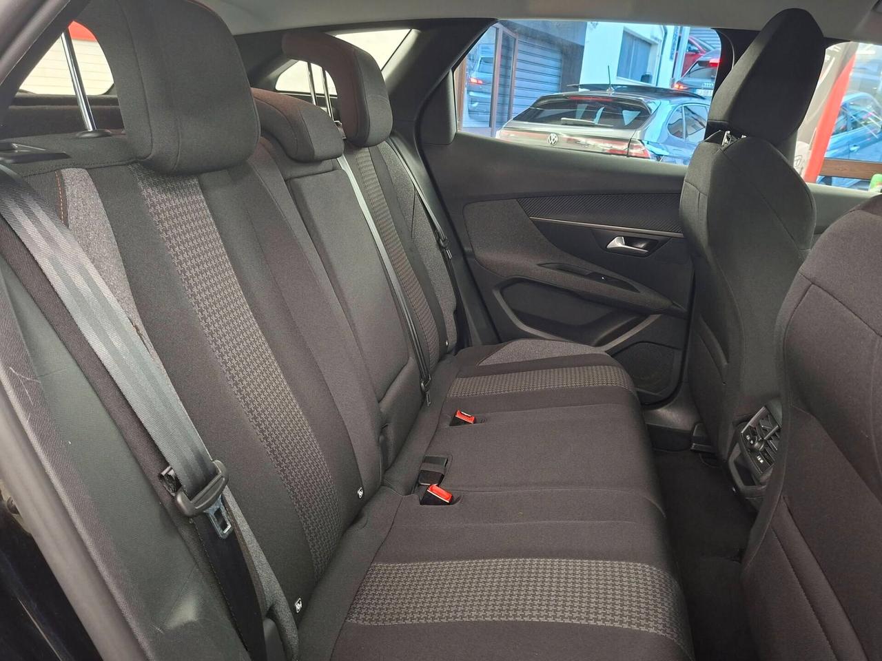 Peugeot 3008 BlueHDi 130 S&S EAT8 Active Business
