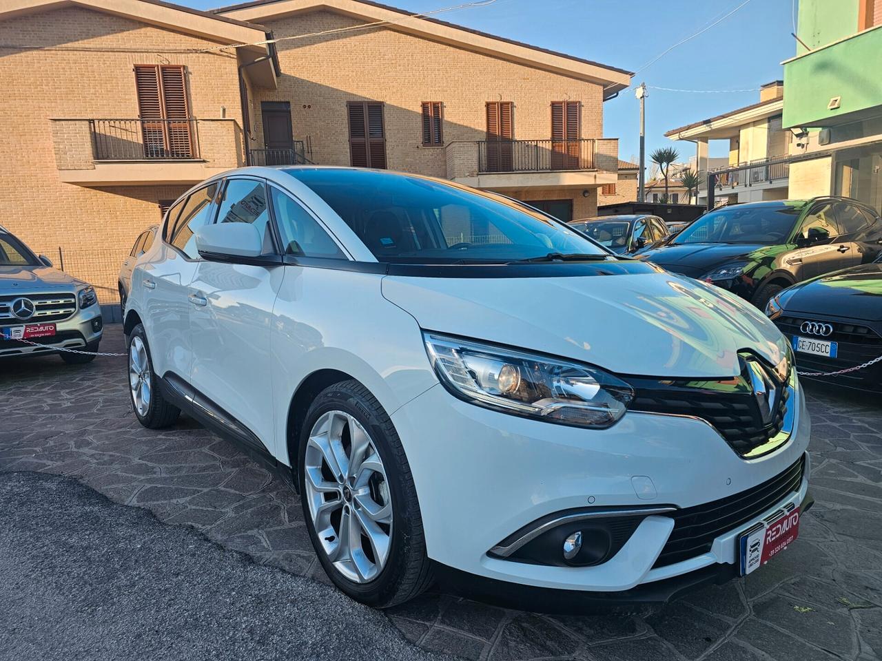 Renault Scenic Scénic Blue dCi 1.7 150 CV Initiale Paris