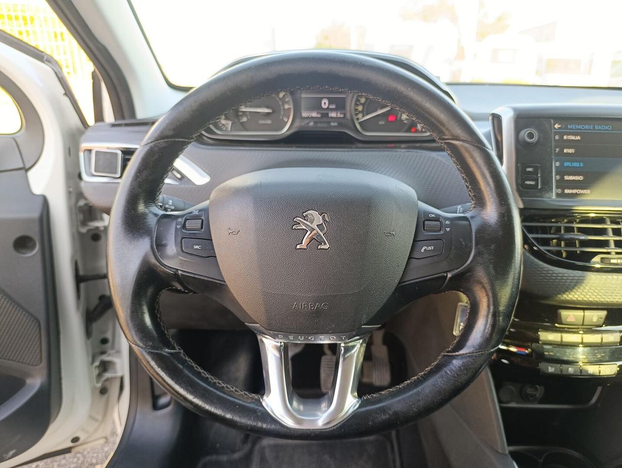 Peugeot 208 1.2 puretech Allure 82cv 5p