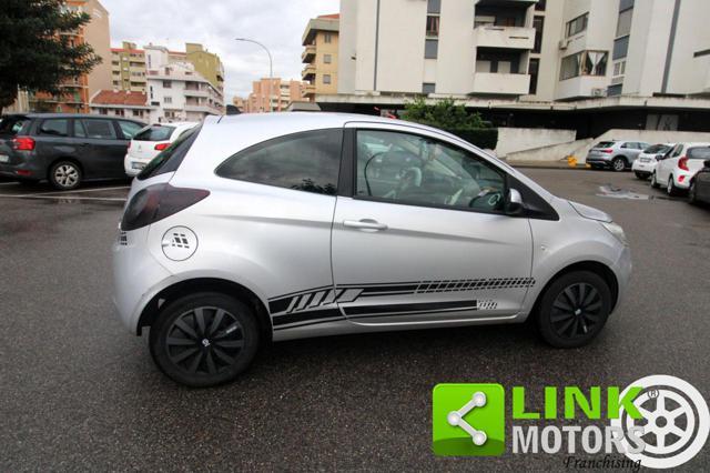 FORD Ka+ 1.2 8V 69CV INDIVIDUAL BLACK & WHITE