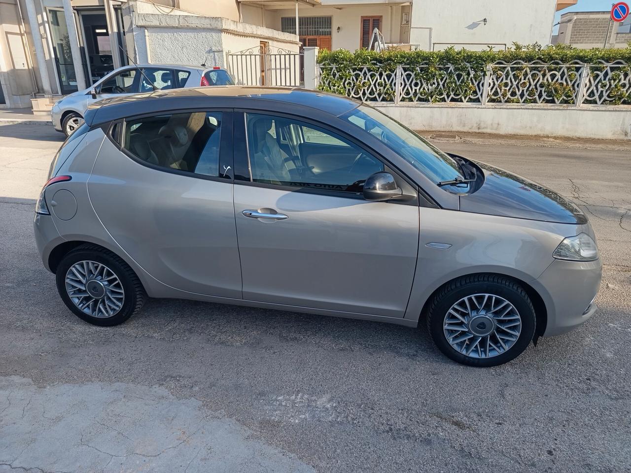 Lancia Ypsilon 1.2 Platinum BICOLORE