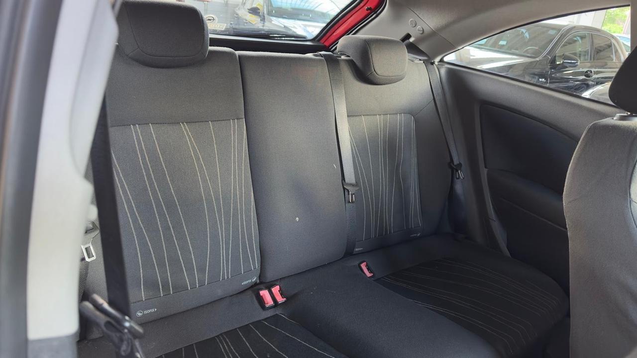 Opel Corsa 1.2 3 porte Sport