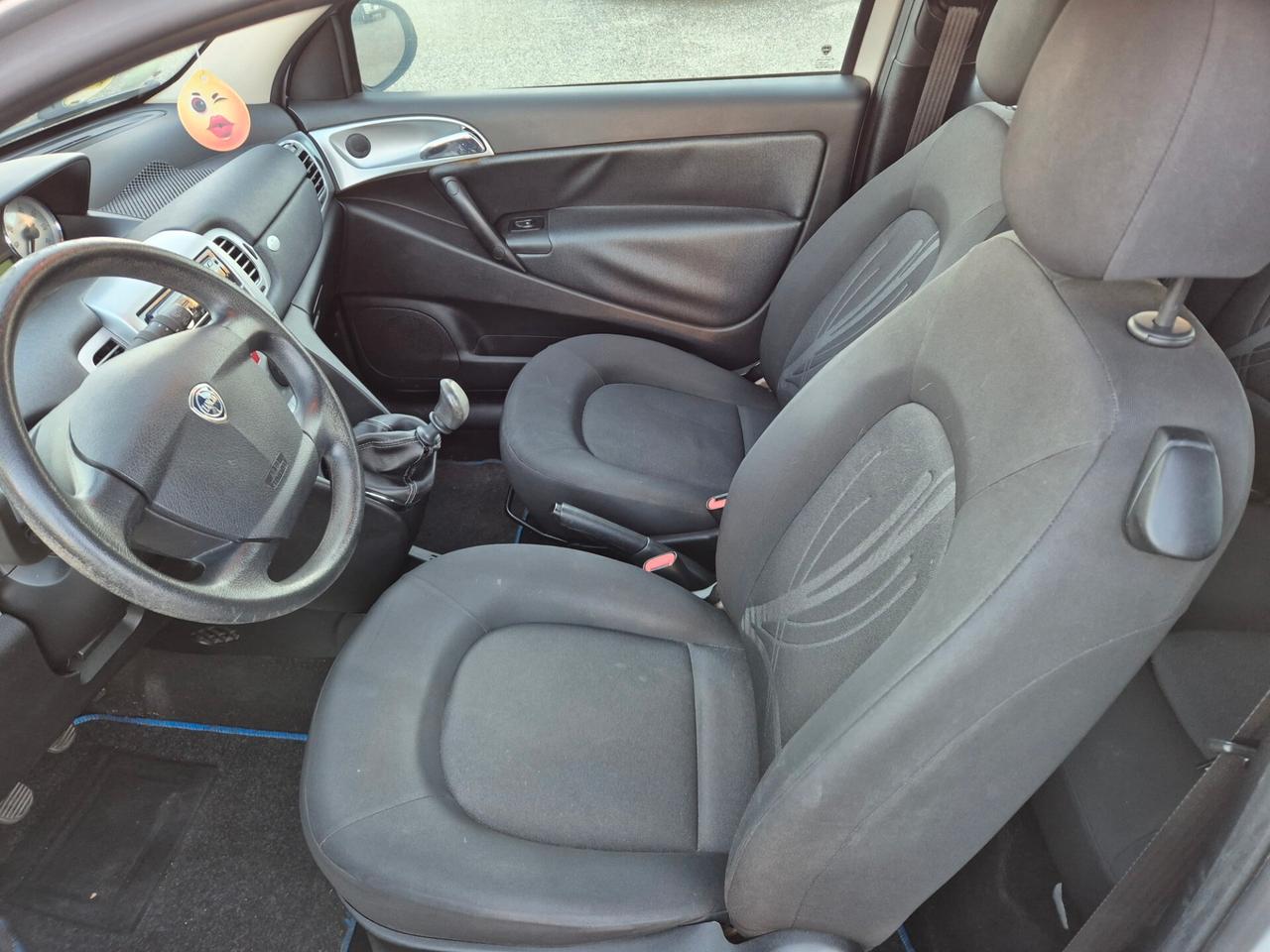 Lancia Ypsilon 1.2 69 CV Unyca