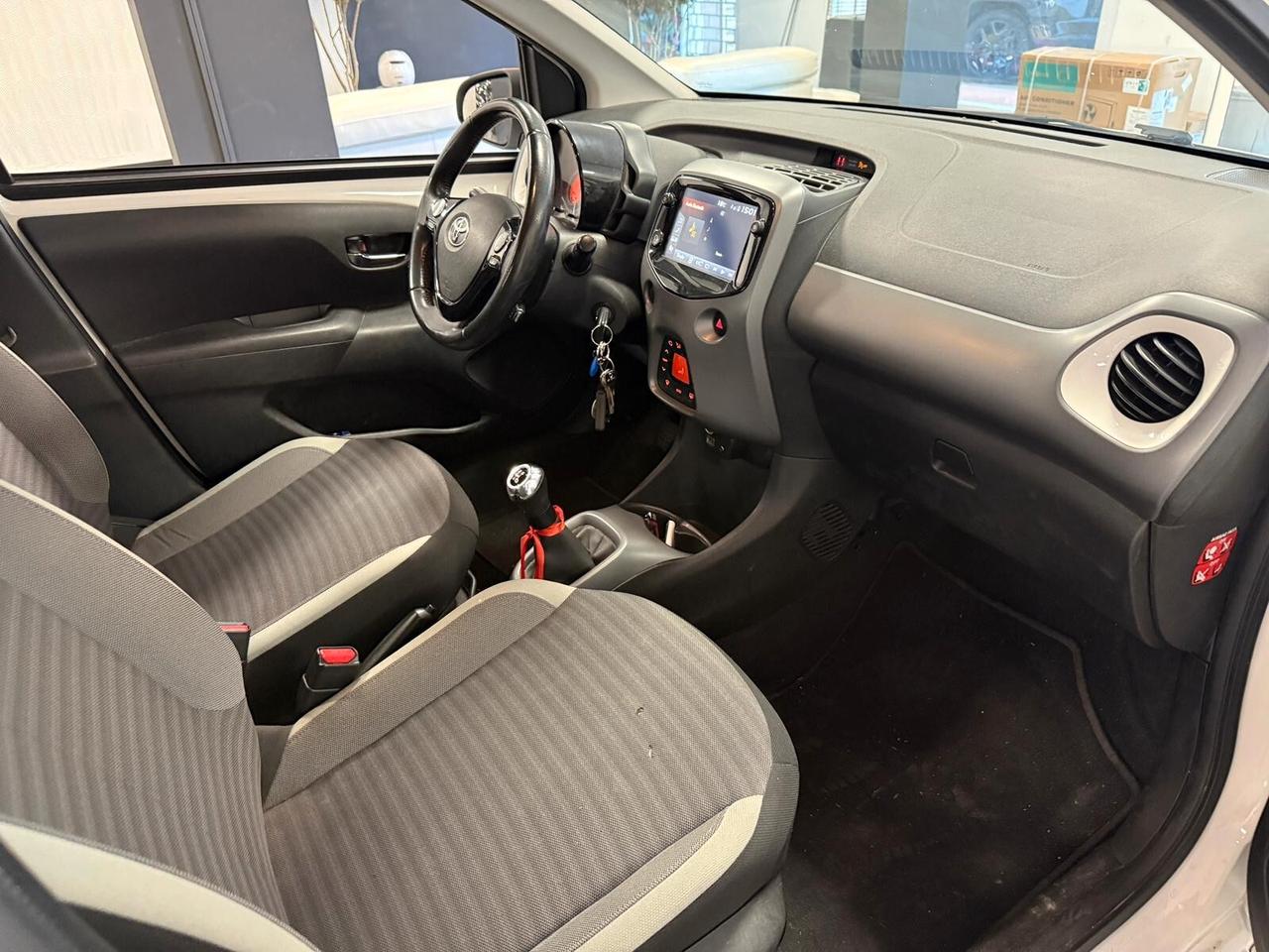 Toyota Aygo 1.0 VVT-i 72 CV 5 porte x-cite