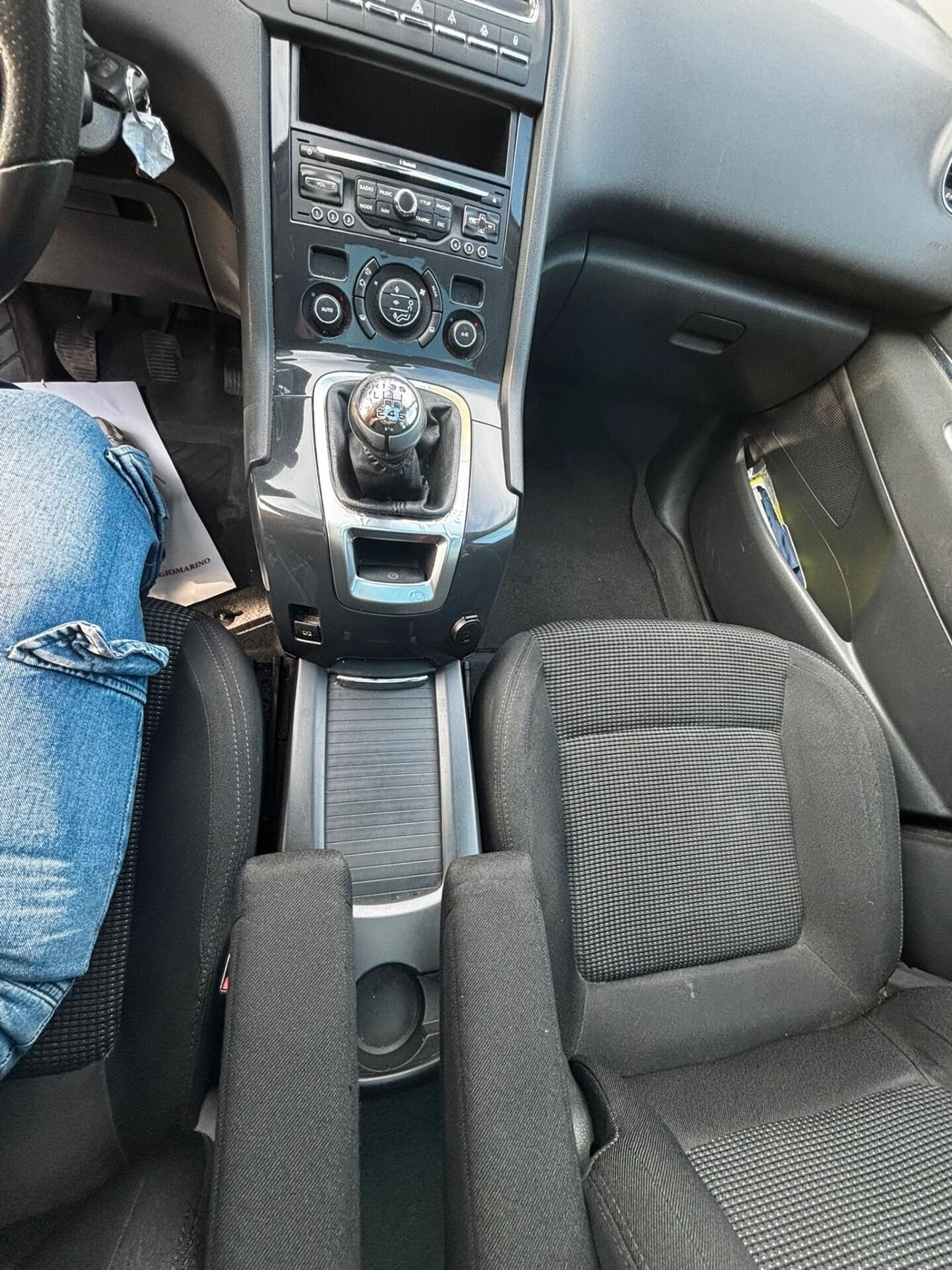 Peugeot 5008 1.6 HDi 112CV Premium