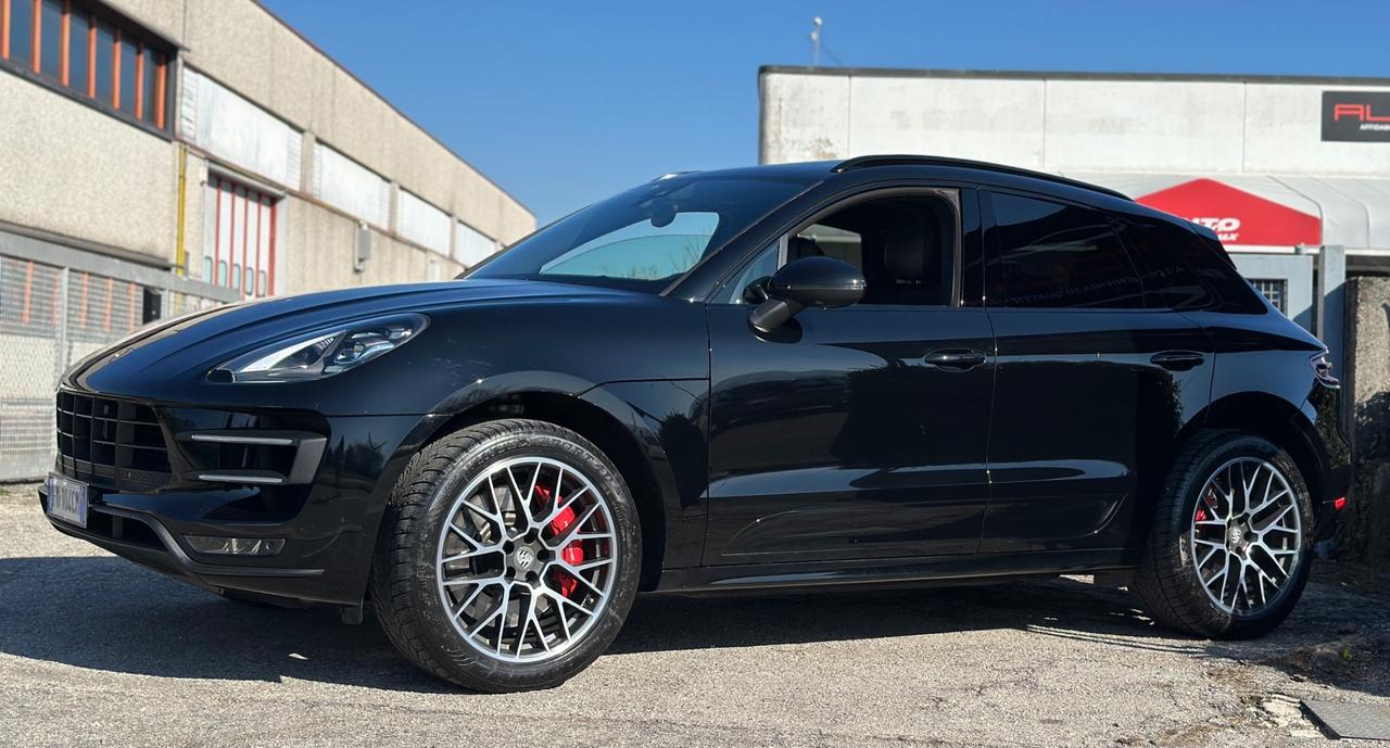 Porsche Macan 3.6 Turbo Performance 441 Porsche Approved