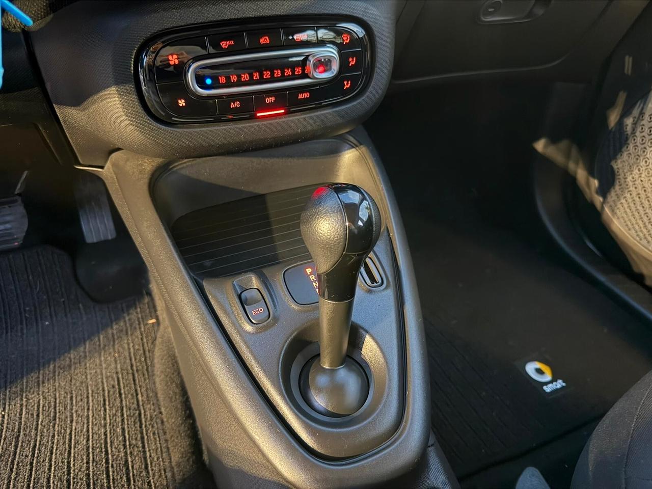 Smart ForFour EQ Pulse