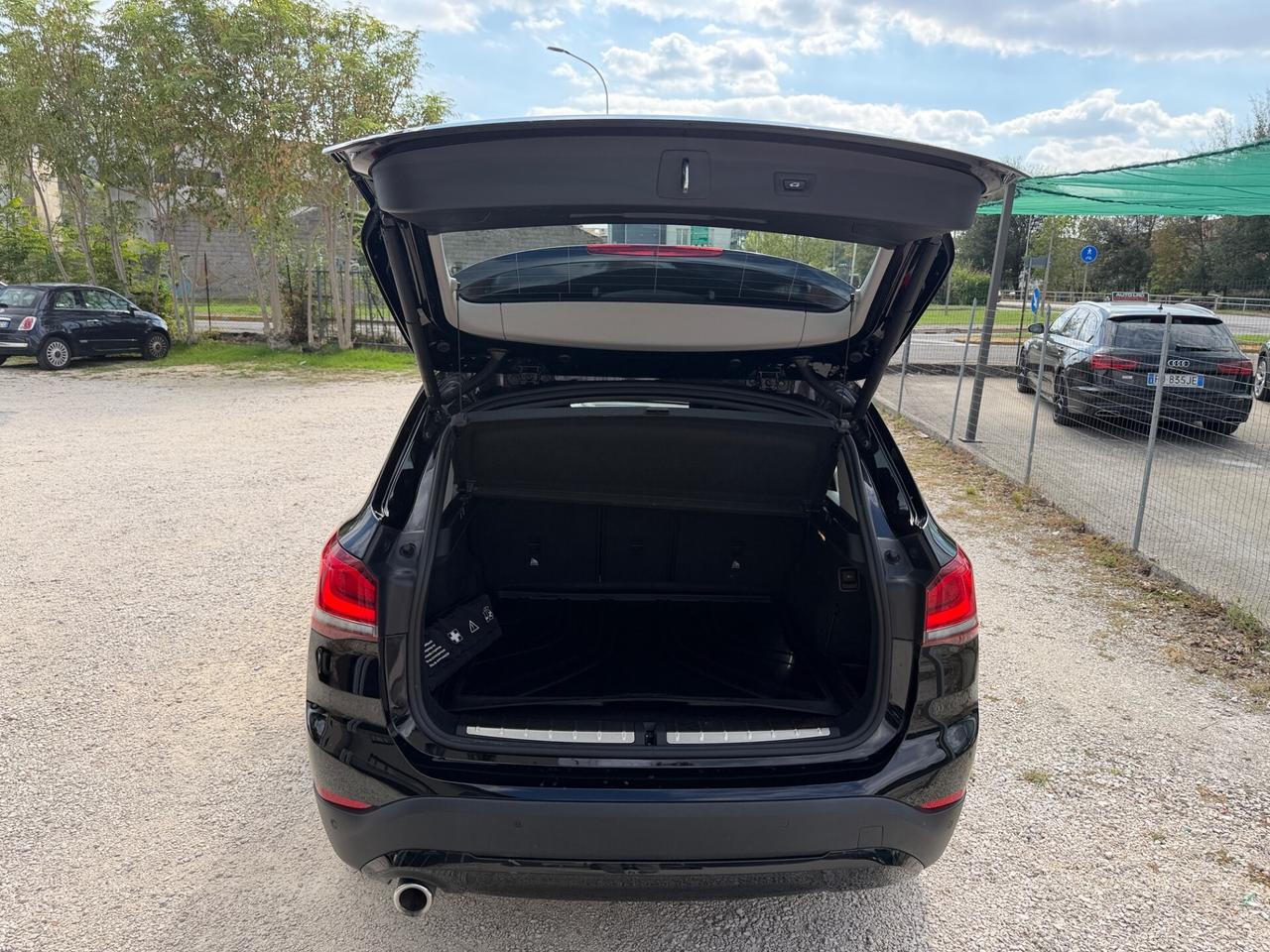 Bmw X1 sdrive16d Business Advantage FARI LED NAVI OK NEOPATENTATI