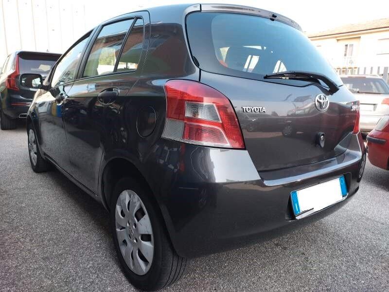 Toyota Yaris 1.0 5 porte Sol