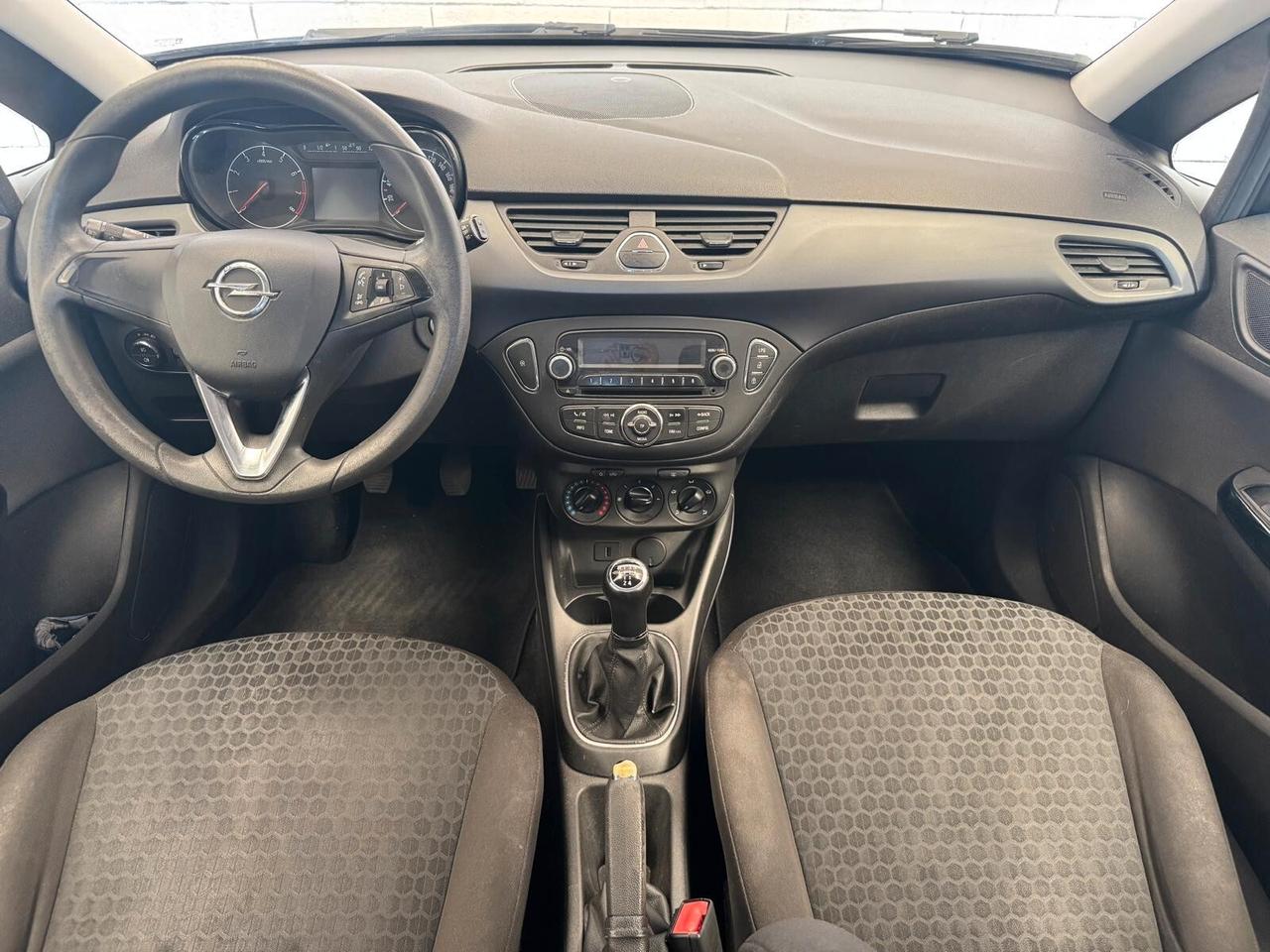 Opel Corsa GPL Tech Coupé b-Color adatta neopatentati