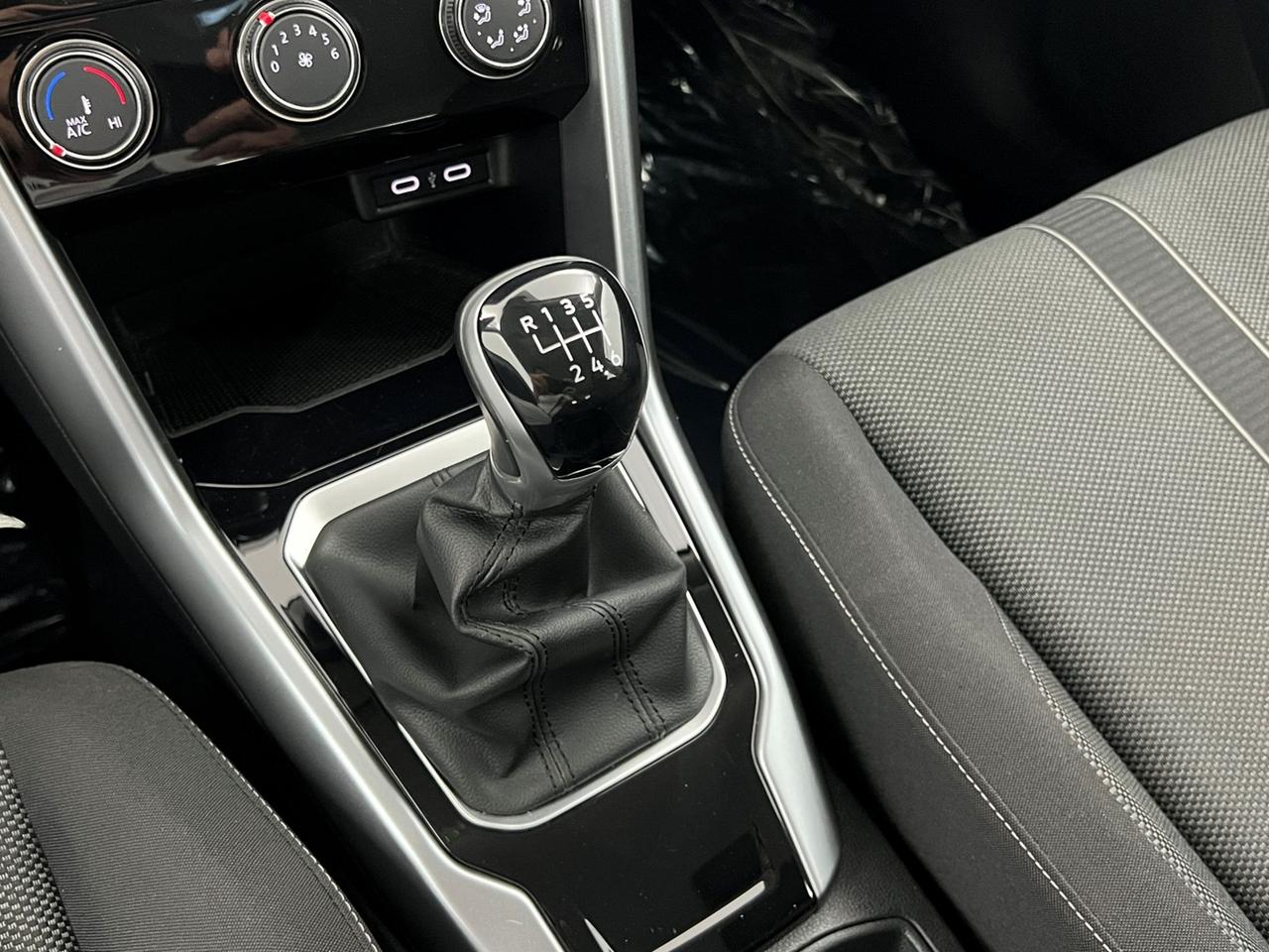 VOLKSWAGEN T-Roc 2022 T-Roc 1.0 tsi Life 110cv