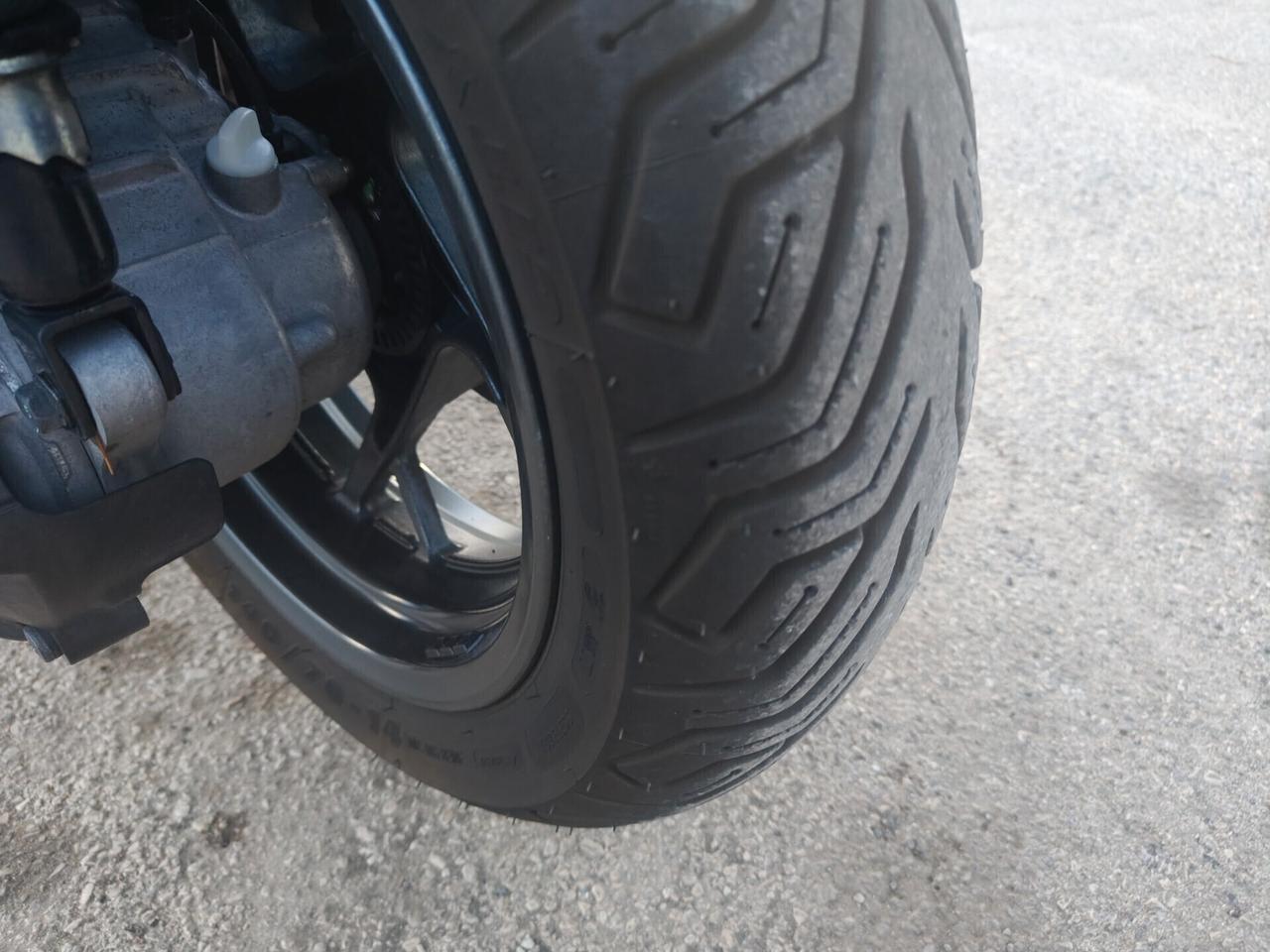 Yamaha X-Max 300 permuta auto/moto