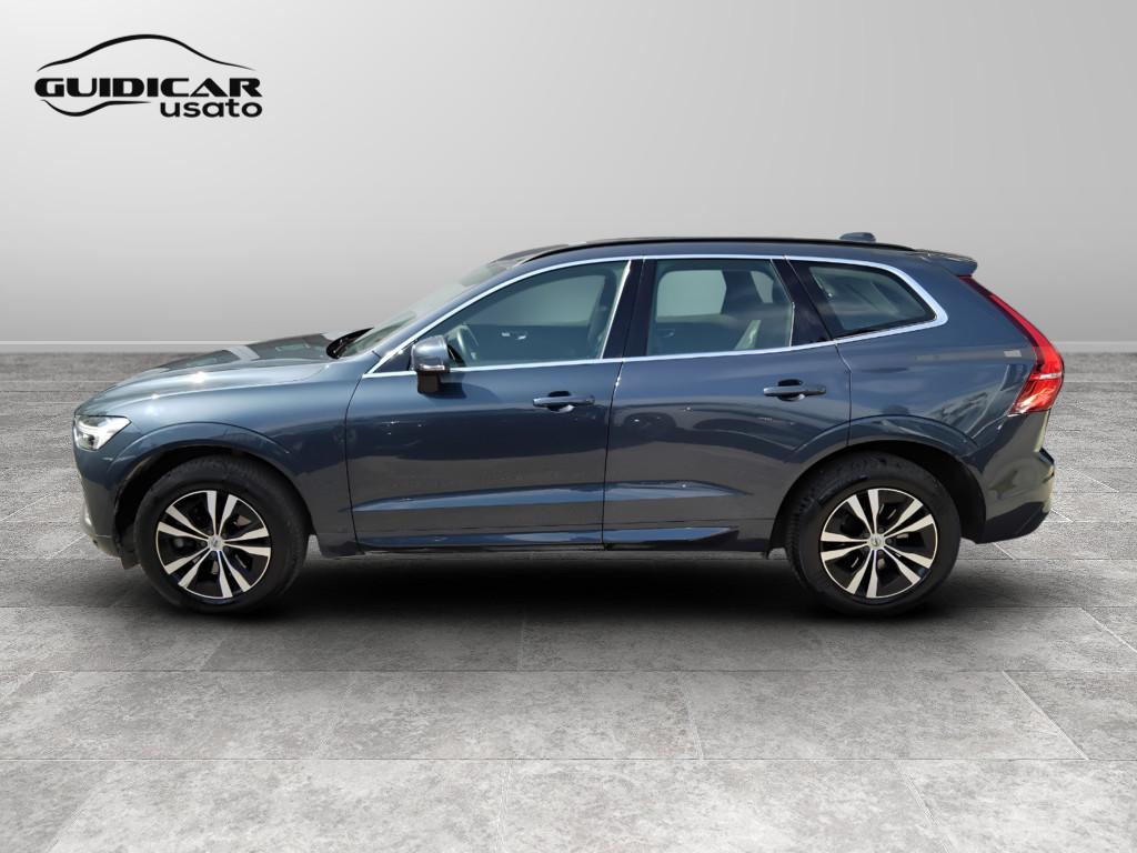 VOLVO XC60 II 2022 - XC60 2.0 b4 Momentum awd auto