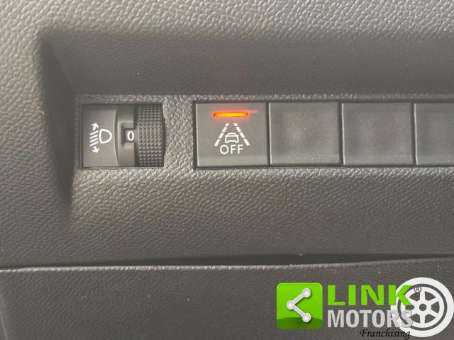PEUGEOT 2008 PureTech 100 S&S Allure Pack KM CERT, LED.