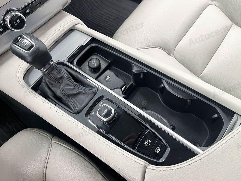 Volvo XC90 D4 190CV AUT TRAZIONE ANTERIORE 5 POSTI MOMENTUM