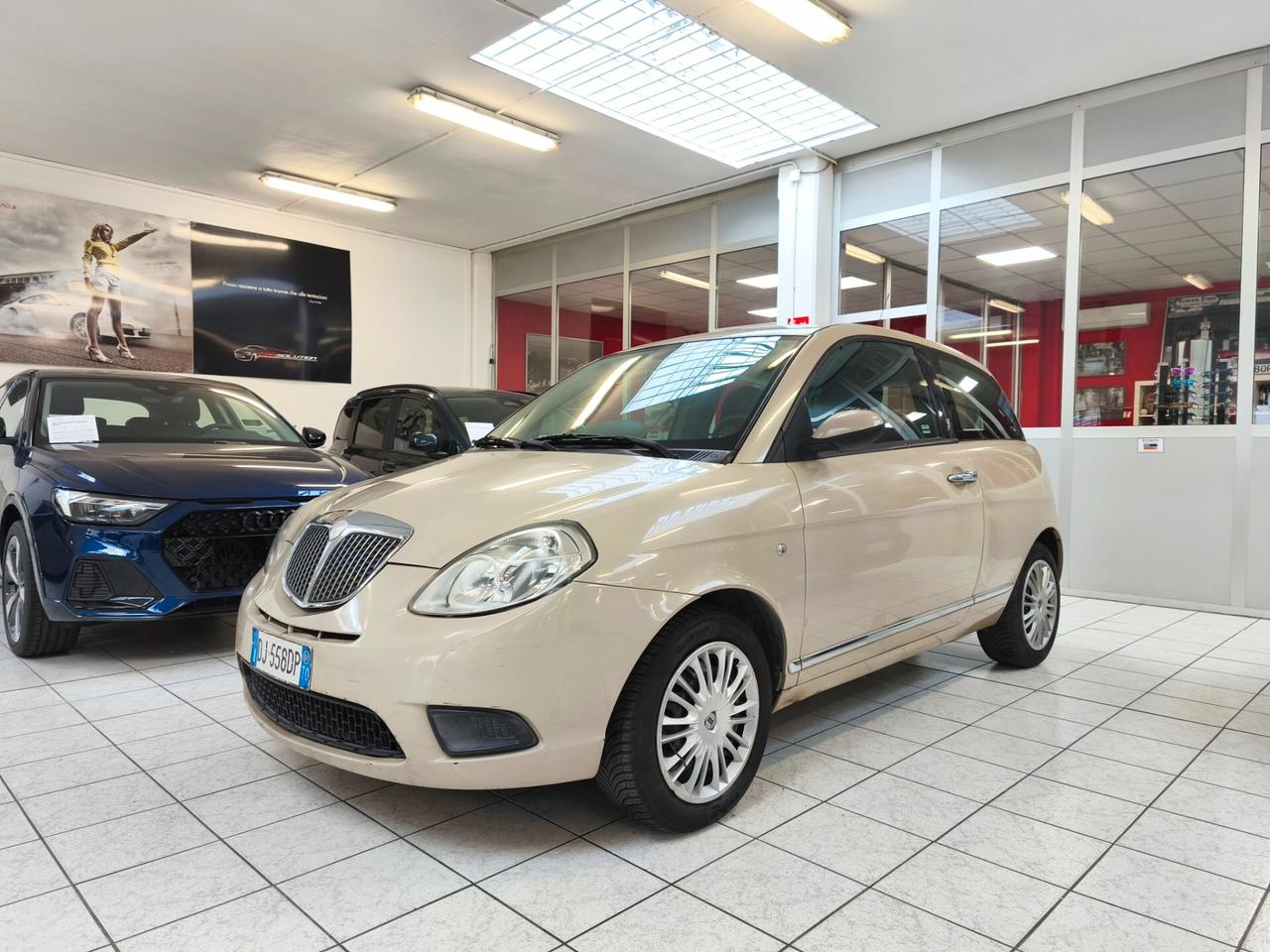 Lancia Ypsilon 1.4 Oro Bianco