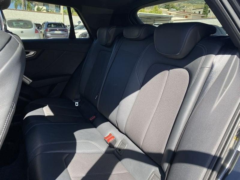 Audi Q2 S Line interno ed esterno 1.5 TFSI 150CV 35