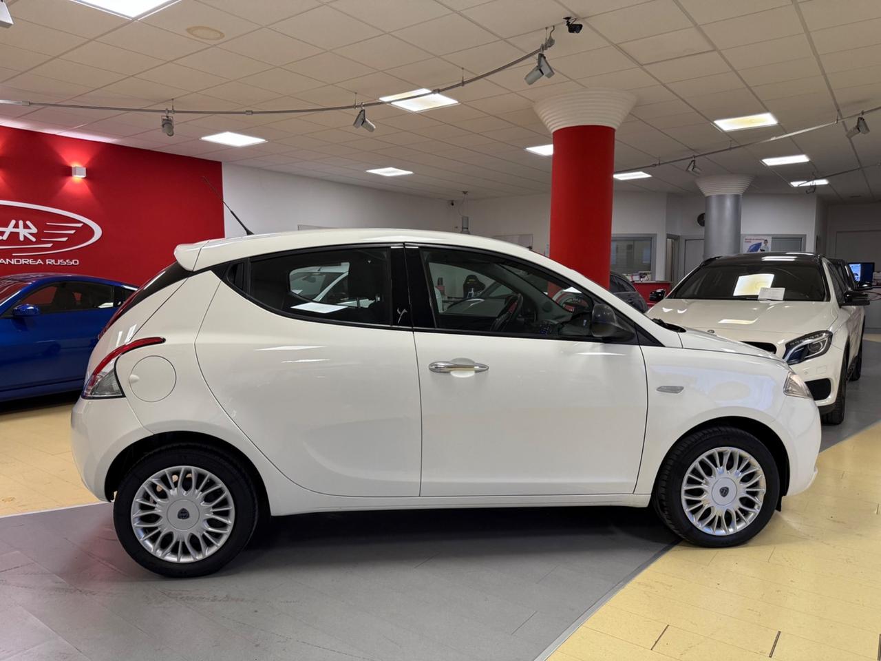 Lancia Ypsilon 1.3 MJT 16V 95 CV 5 porte S&S Silver