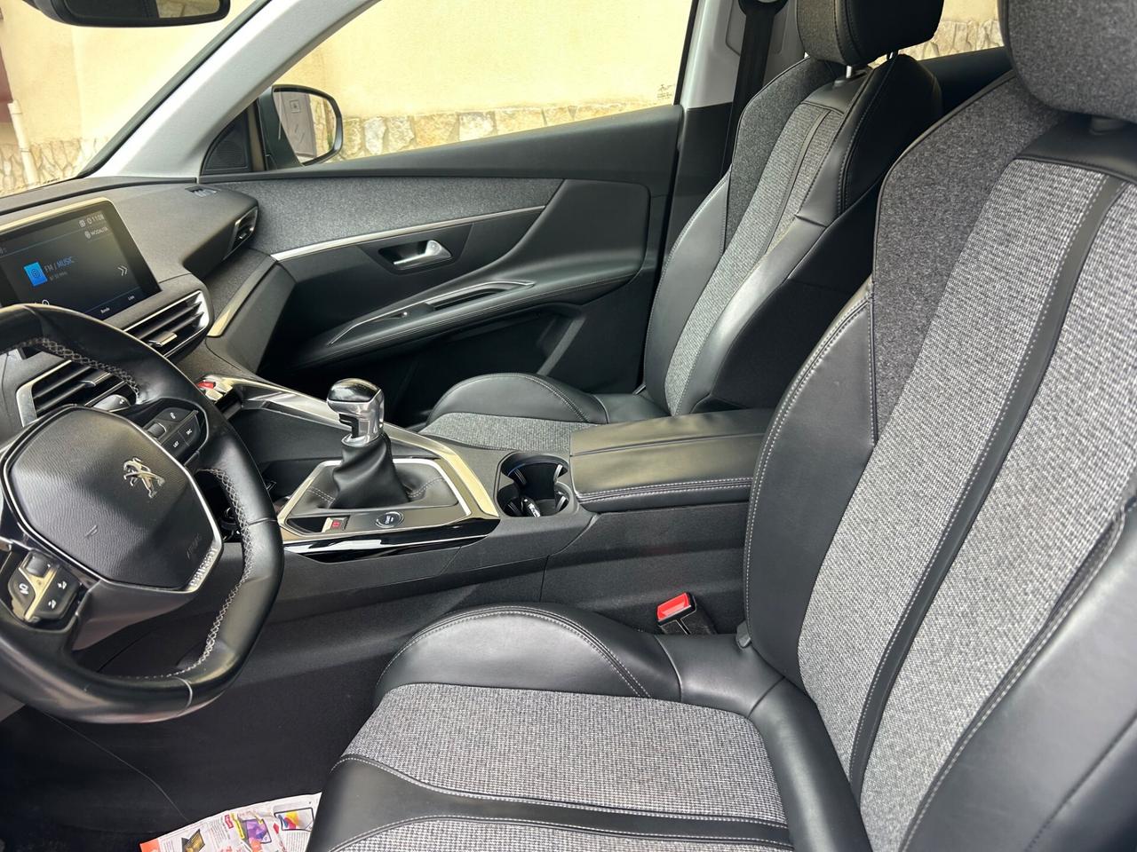 Peugeot 3008 BlueHDi 130 S&S EAT8 Allure