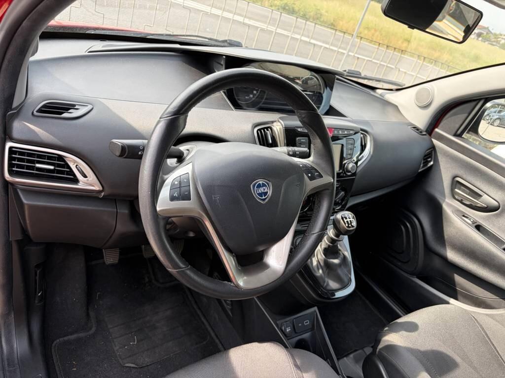 Lancia Ypsilon 1.0 FireFly 5 porte S&S Hybrid Ecochic Gold
