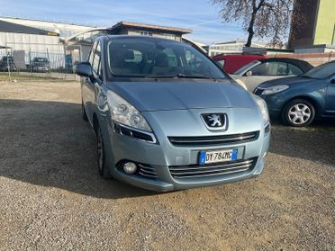 Peugeot 5008 1.6 HDi 110CV Féline