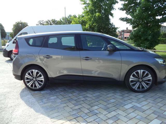 RENAULT Grand Scenic Blue dCi 120 CV Initiale Paris