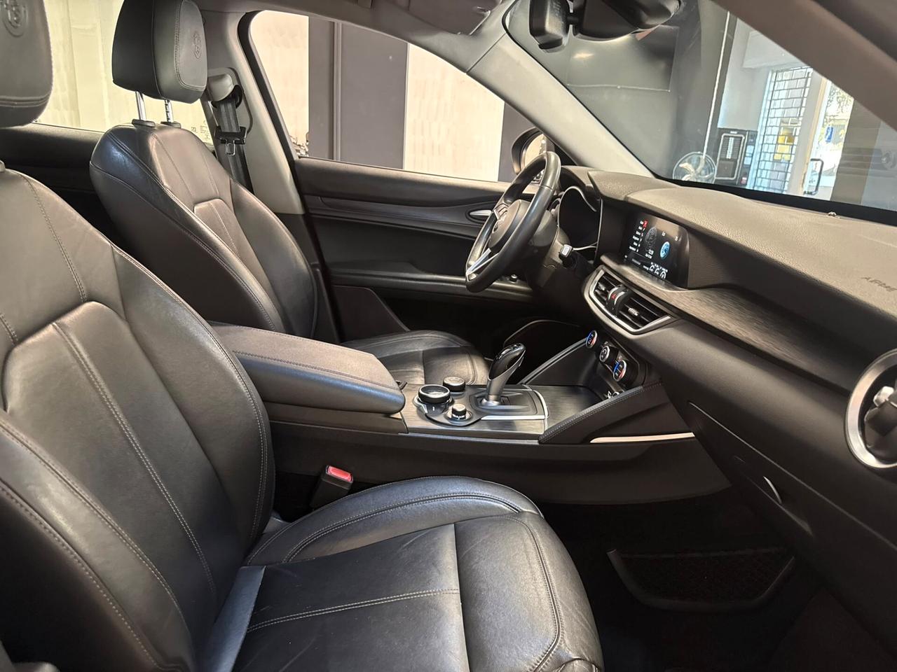 Alfa Romeo Stelvio 2.2 Turbodiesel 210 CV AT8 Q4 Executive