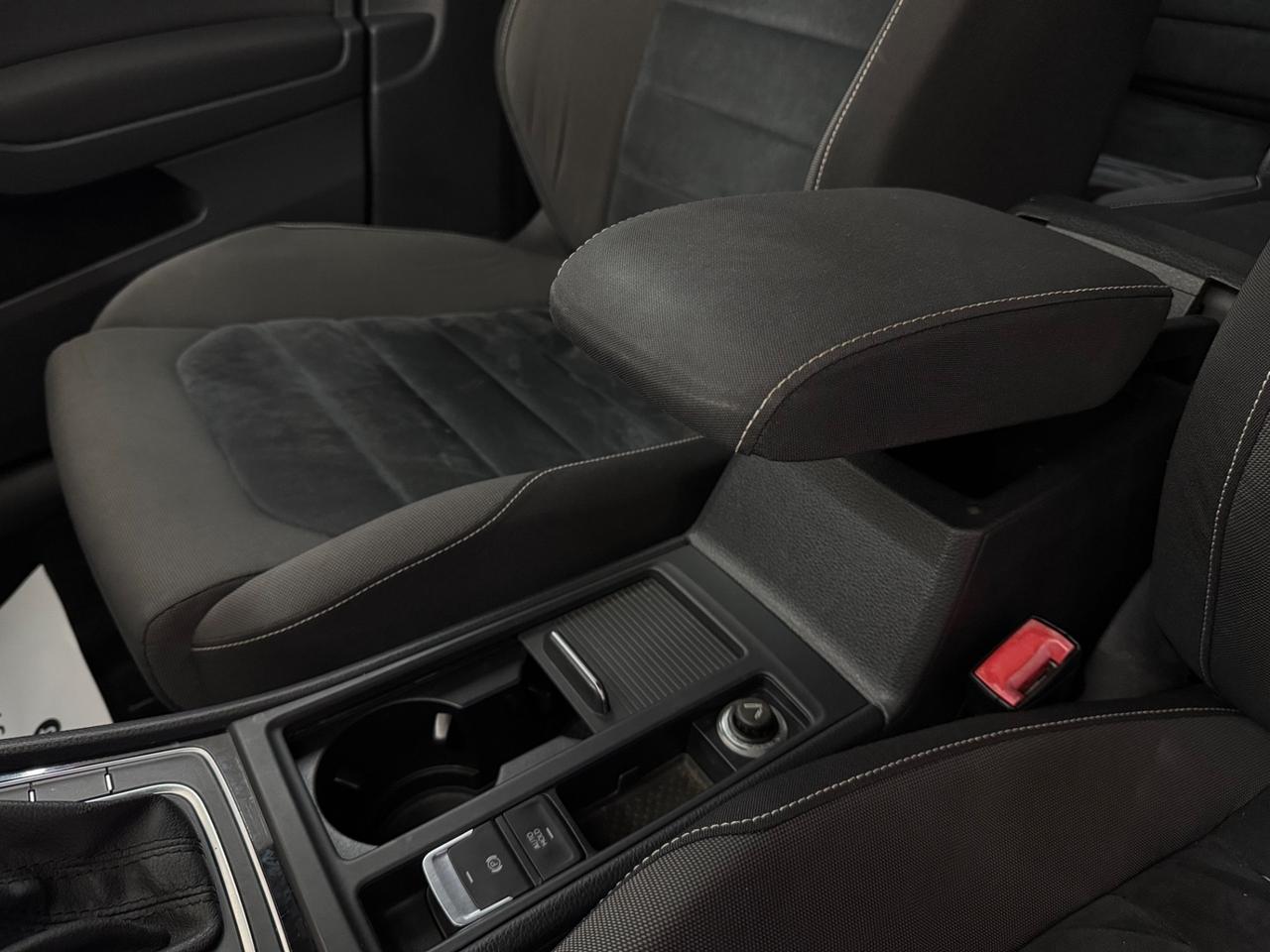 Volkswagen Golf 1.6 TDI DSG Highline BlueMotion Technology