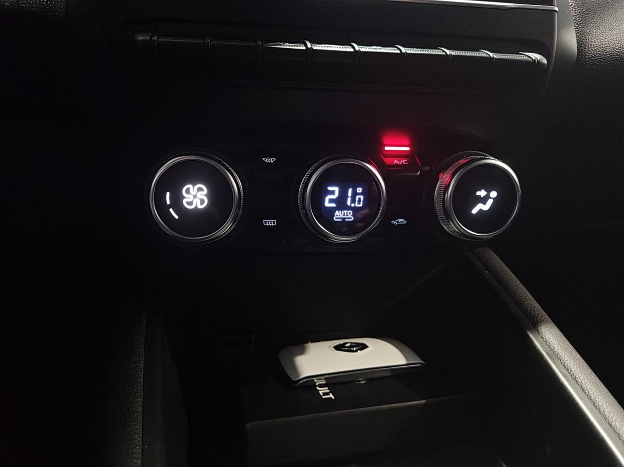 Renault Captur Plug-in Hybrid E-Tech 160 CV Initiale Paris
