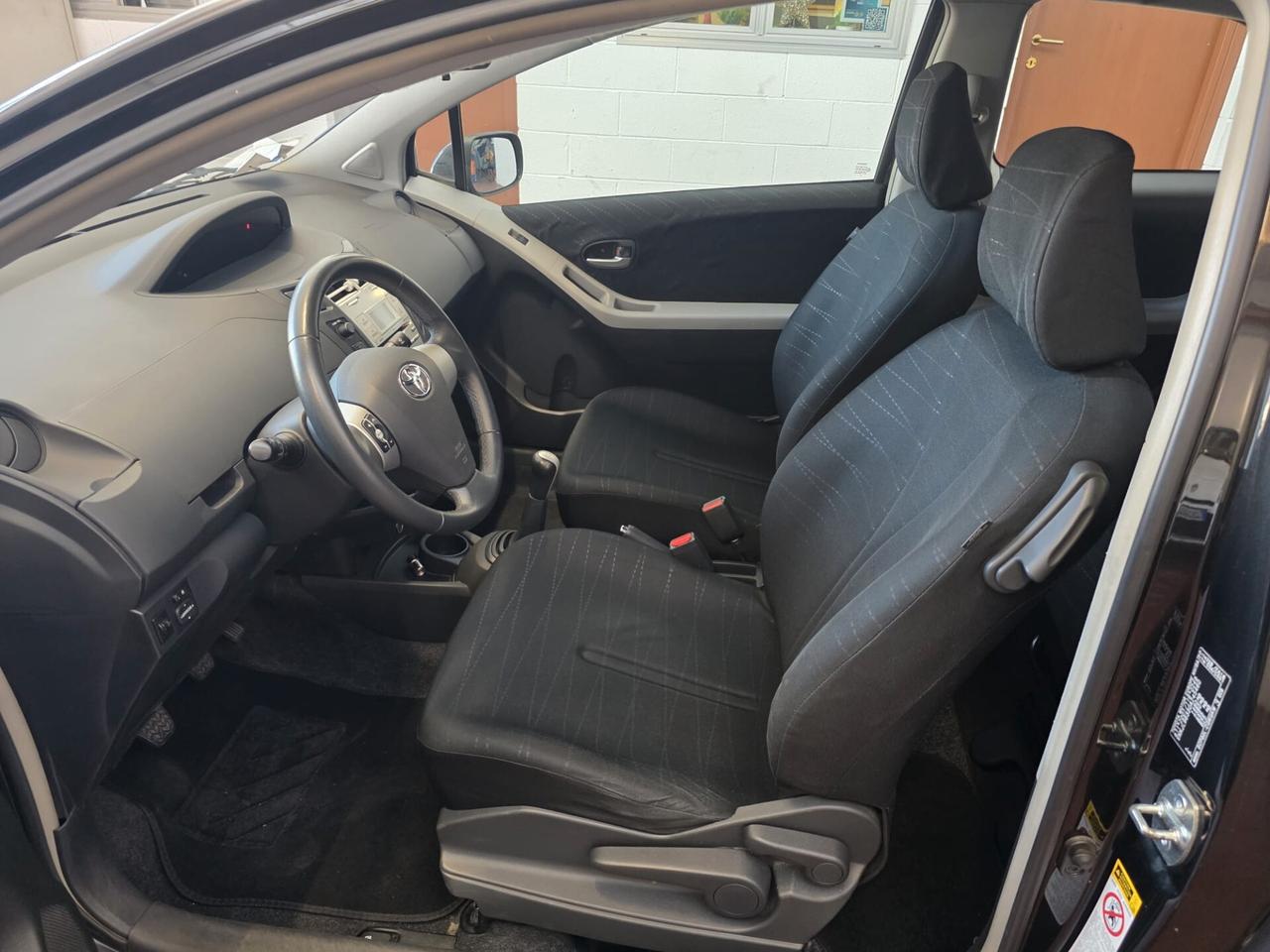 Toyota Yaris 1.3 3 PORTE SOL NEOPAT 83.000KM
