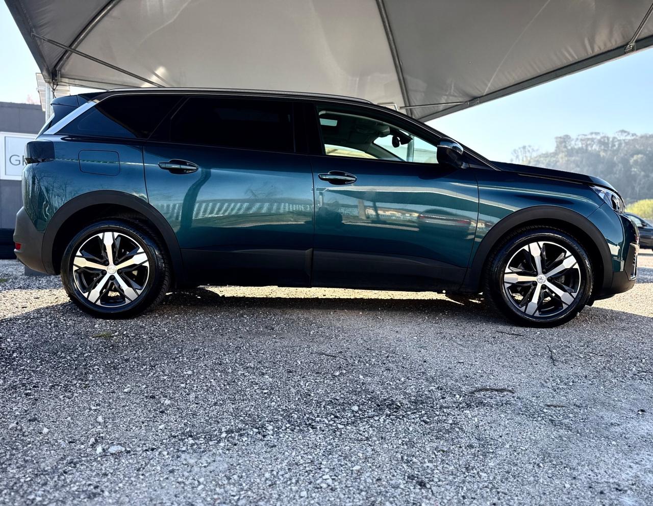 PEUGEOT 5008DIESEL 7 POSTI*TETTO*CERCHI18*NAVI*TAGLPEUGEOT