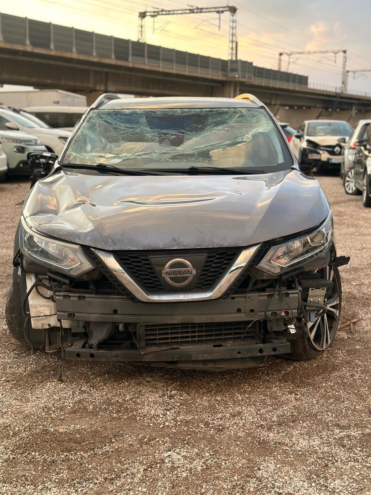 Nissan Qashqai 1.5 dCi Tekna SINISTRATA !