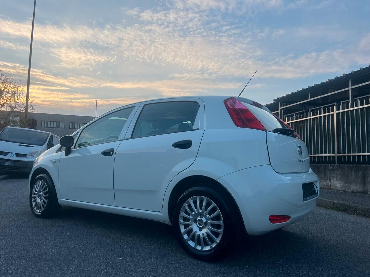 Fiat Punto 1.2 8V solo 49.000km PER NEOPATENTATI