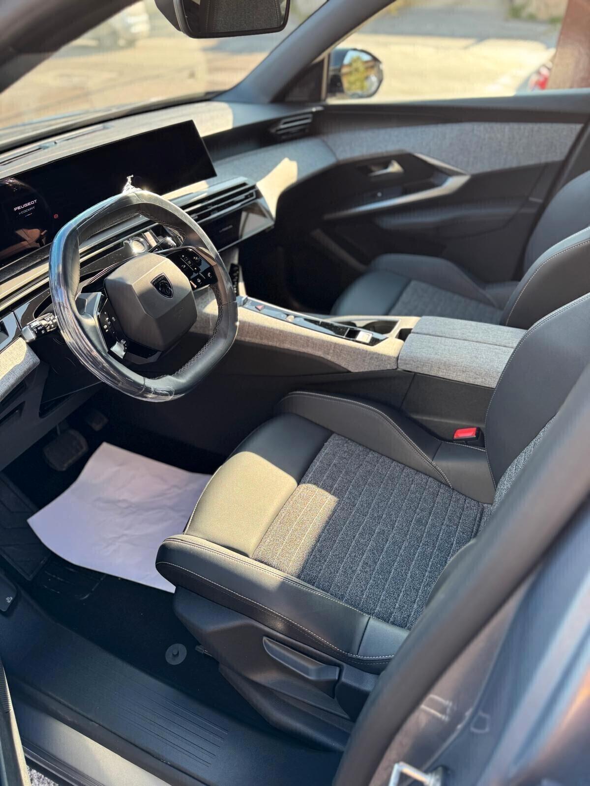 Peugeot 3008 Hybrid 136 e-DCS 6 Allure Pack