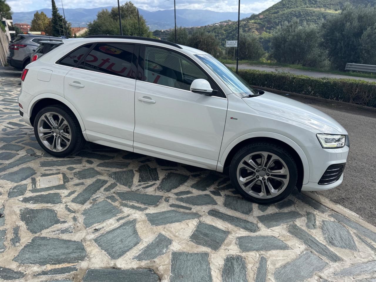 Audi Q3 2.0 TDI 150 CV S-Line