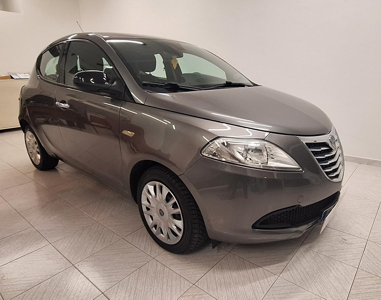 Lancia Ypsilon 1.3 MJT 16V 95 CV 5 porte S&S Silver