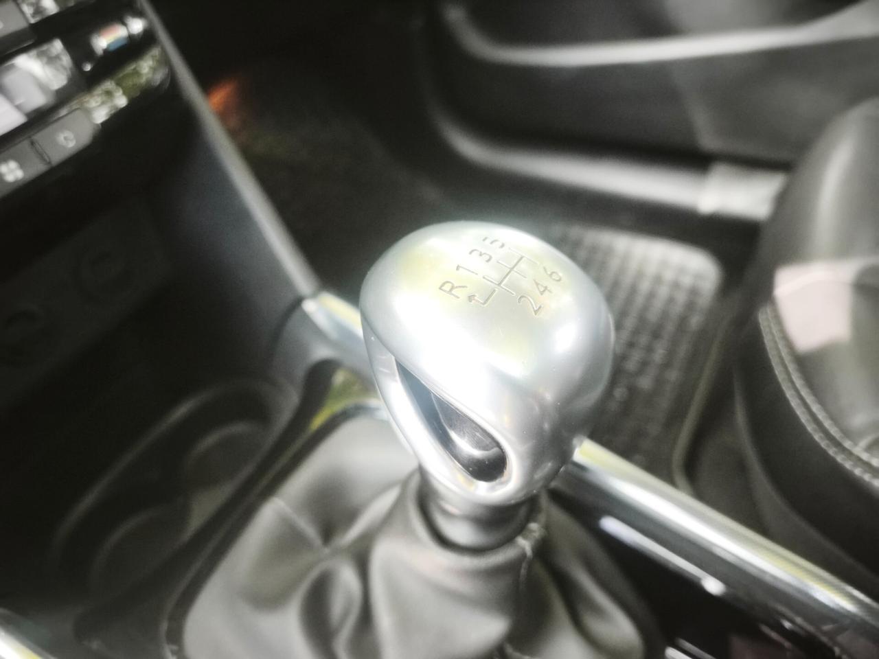 Peugeot 2008 1.6 e-HDi 115 CV Stop&Start Allure